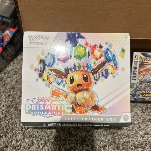 Prismatic Evolution Case